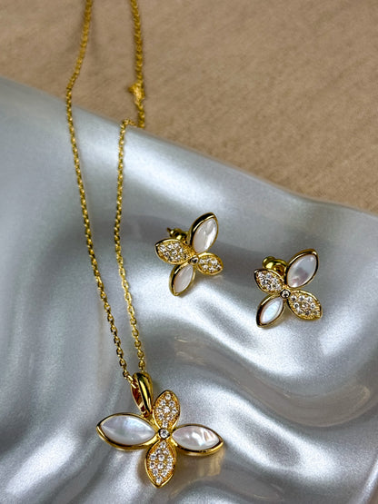 Lumi Charm - White