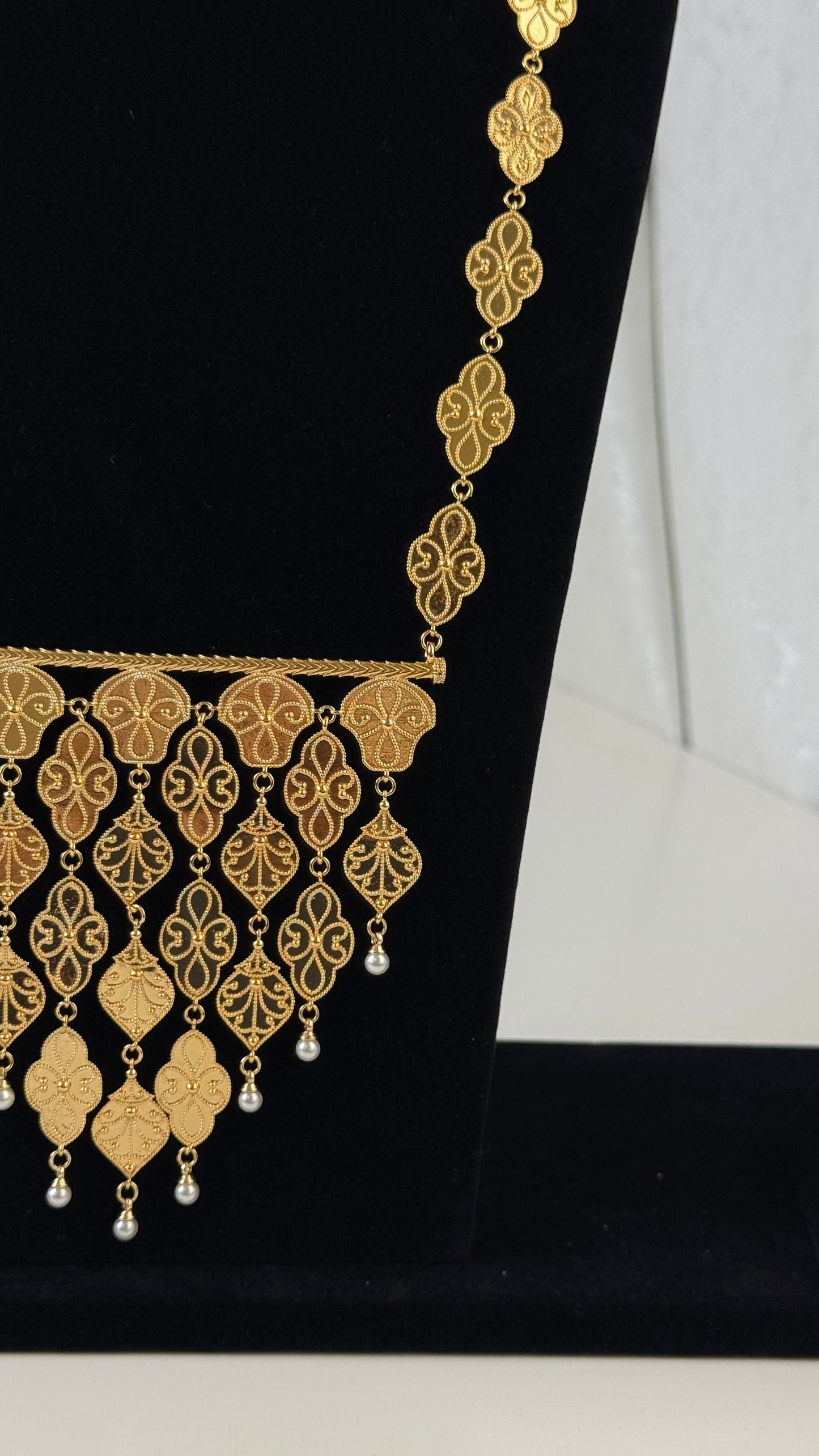 Sheikha Hind – Long